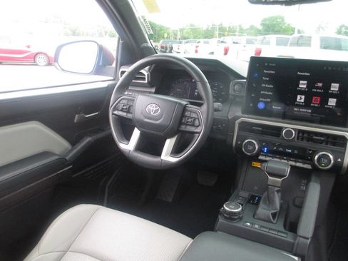 Used 2024 Toyota Tacoma Limited AWD/4WD image 27