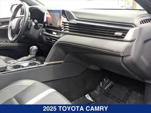 Used 2025 Toyota Camry SE FWD image 23