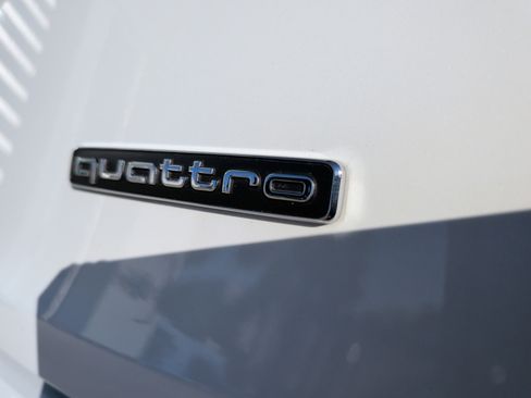 Used 2024 Audi Q5 e Premium Plus w/ Premium Plus Package image 39