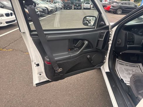 Used 1995 Buick Skylark Custom FWD image 10