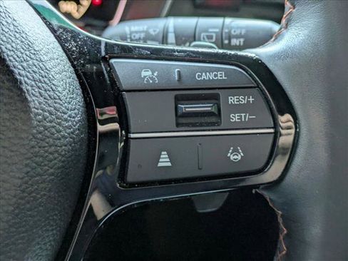 Used 2025 Honda Pilot TrailSport image 5