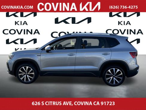 Used 2023 Volkswagen Taos SE image 5