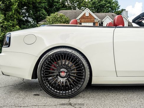 Used 2016 Rolls-Royce Dawn RWD image 10