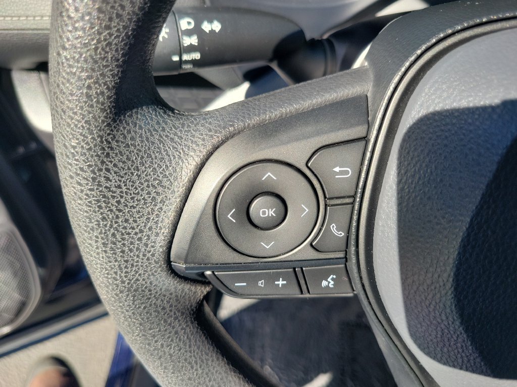 Used 2025 Toyota RAV4 XLE AWD/4WD image 25