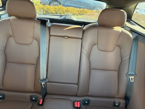 Certified 2023 Volvo XC60 B5 Plus w/ Climate Package image 26