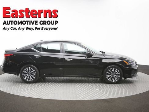 Used 2023 Nissan Altima 2.5 SV w/ SV Premium Package AWD/4WD image 46