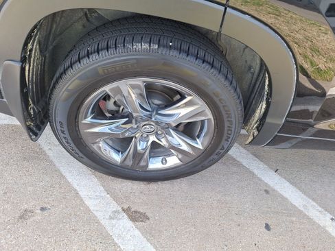 Used 2018 Toyota Highlander Limited Platinum image 10