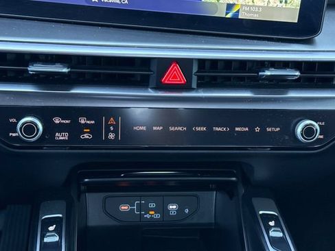 Certified 2025 Kia Sorento EX AWD/4WD image 29