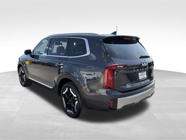 Used 2025 Kia Telluride S FWD image 11