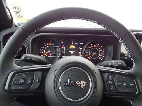 New 2025 Jeep Gladiator Rubicon image 35