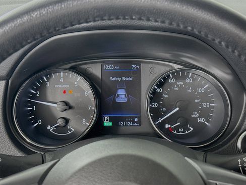 Used 2018 Nissan Rogue SV AWD/4WD image 13