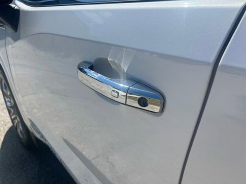 Used 2024 GMC Sierra 1500 Denali image 8