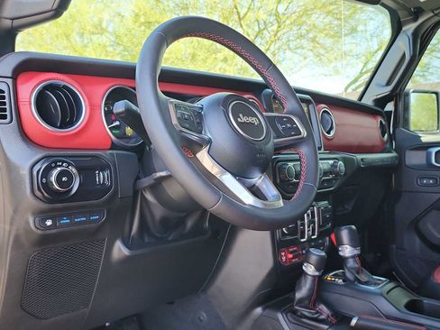 Used 2023 Jeep Wrangler Unlimited Rubicon 4xe AWD/4WD image 10