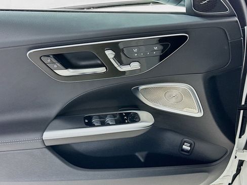 Used 2025 Mercedes-Benz C 300 4MATIC Sedan image 19