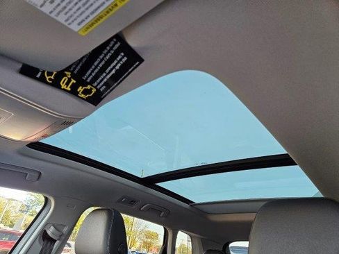 New 2024 Volkswagen Taos SE image 13