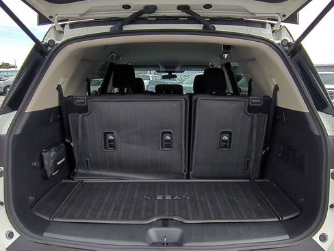 Certified 2022 Nissan Pathfinder SV image 13