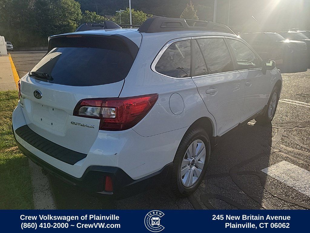 Used 2019 Subaru Outback 2.5i Premium AWD/4WD image 3