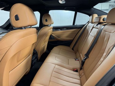 Used 2023 BMW 530i xDrive w/ Premium Package image 32