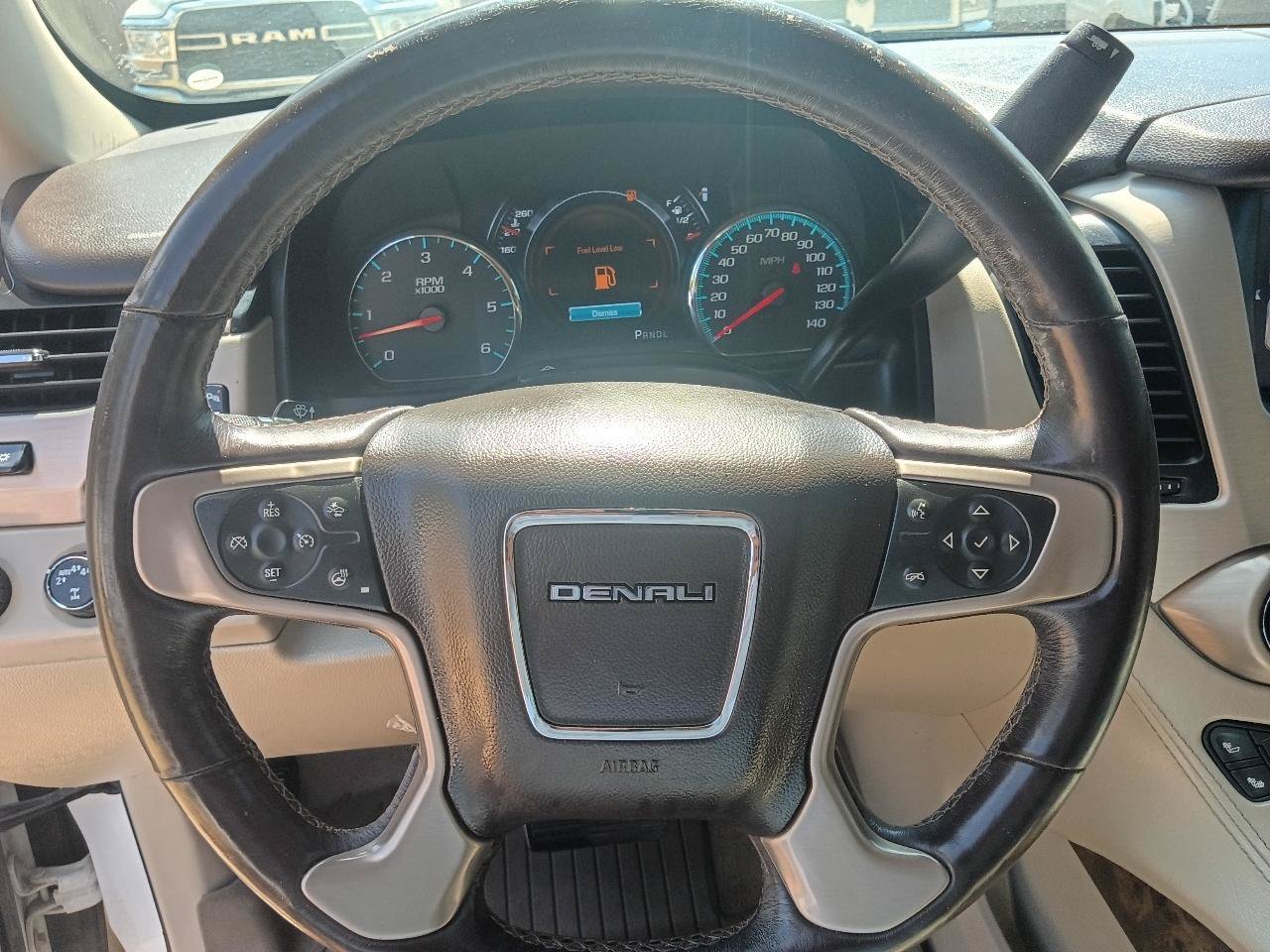 Used 2017 GMC Yukon Denali AWD/4WD image 12