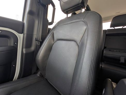 Used 2024 Land Rover Defender 110 S image 13