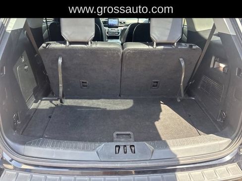Used 2023 Ford Explorer XLT w/ Equipment Group 202A AWD/4WD image 24