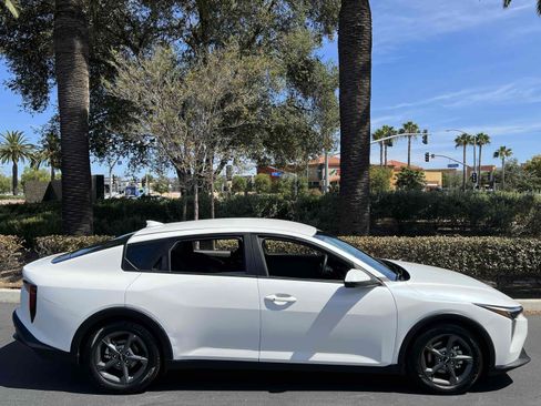 Used 2025 Kia K4 FWD image 18