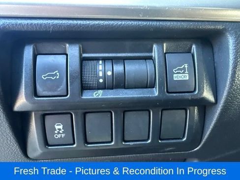 Used 2018 Subaru Outback 2.5i Premium AWD/4WD image 17