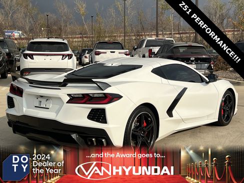 Used 2021 Chevrolet Corvette Stingray w/ Z51 Performance Package image 11