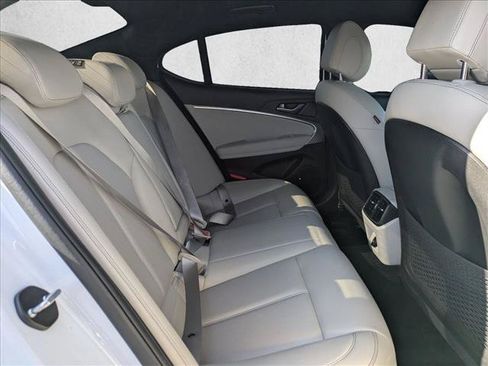 Used 2023 Genesis G70 2.0T RWD image 19