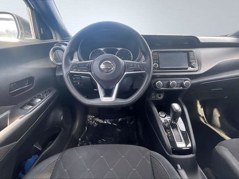 Used 2020 Nissan Kicks S image 6