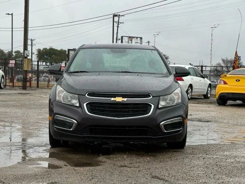 Used 2016 Chevrolet Cruze LT image 2