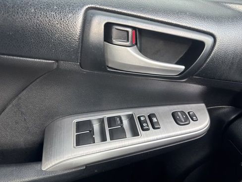 Used 2014 Toyota Camry SE image 19