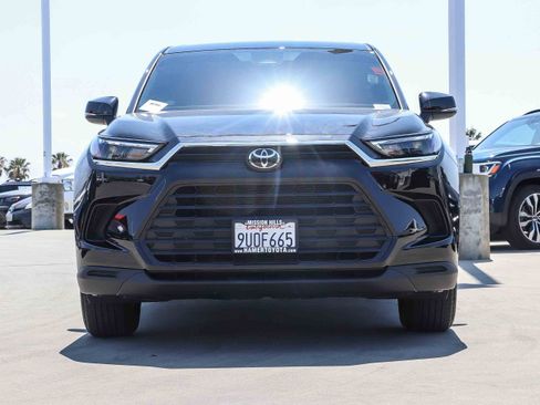 Certified 2025 Toyota Grand Highlander FWD image 2