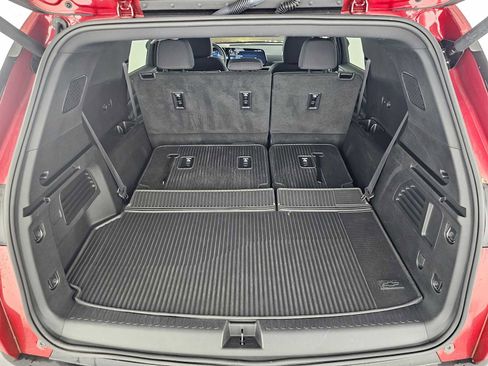Used 2025 Chevrolet Traverse LT w/ Driver Confidence Package image 16