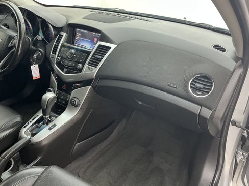 Used 2015 Chevrolet Cruze LT image 24