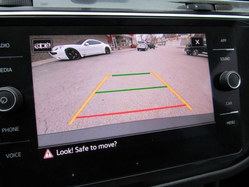 Used 2021 Volkswagen Tiguan SE R-Line image 22