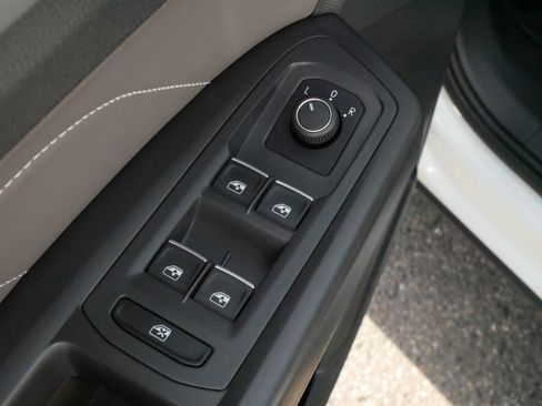 Certified 2023 Volkswagen Atlas Cross Sport SE AWD/4WD image 19