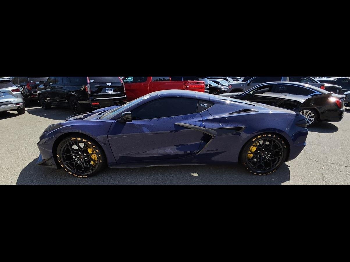 Used 2026 Chevrolet Corvette ZR1 w/ ZR1 Carbon Fiber Aero Package RWD image 8