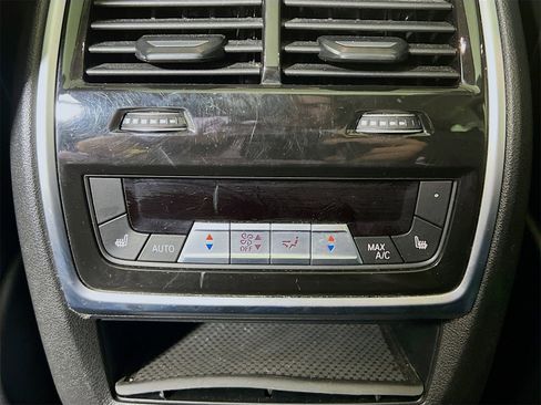 Used 2024 BMW X7 xDrive40i image 27