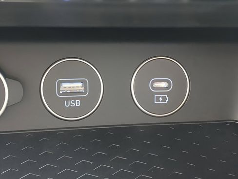 Used 2026 Genesis G70 2.5T image 22