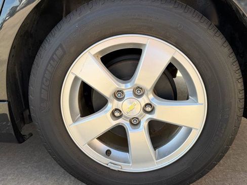 Used 2016 Chevrolet Cruze LT w/ Sun And Sound Package image 25