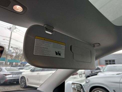 Used 2020 Tesla Model Y Long Range image 32