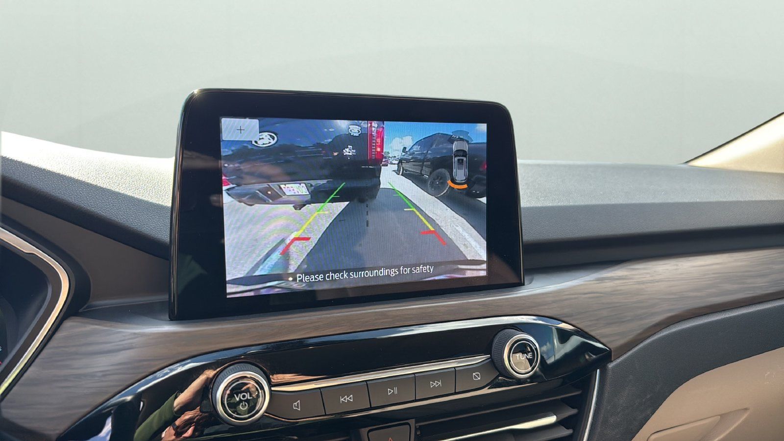 Used 2020 Ford Escape Titanium FWD image 16