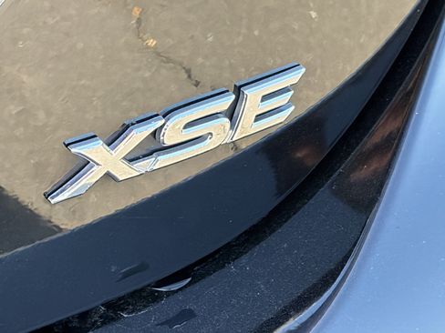 Used 2020 Toyota Camry XSE FWD image 5