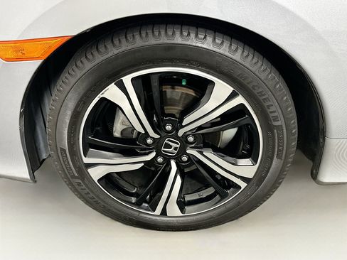 Used 2016 Honda Civic Touring image 11