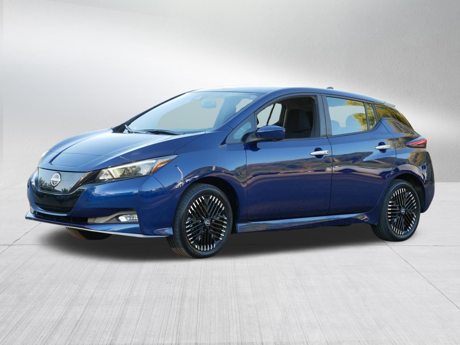 Certified 2025 Nissan Leaf SV Plus FWD image 3