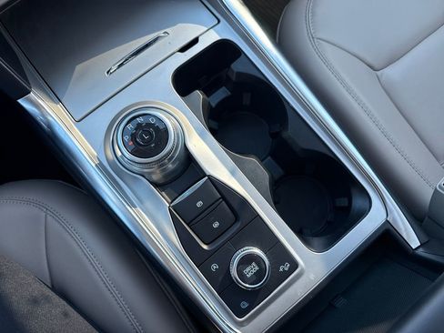 Used 2023 Ford Explorer XLT w/ Equipment Group 202A image 37