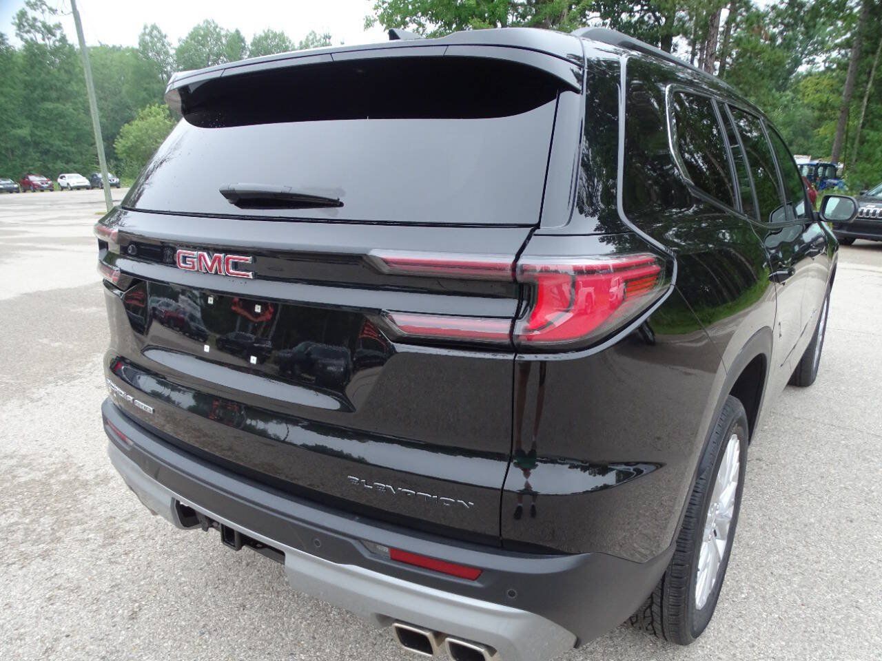 Used 2025 GMC Acadia AWD Elevation w/ Elevation Premium Package image 11