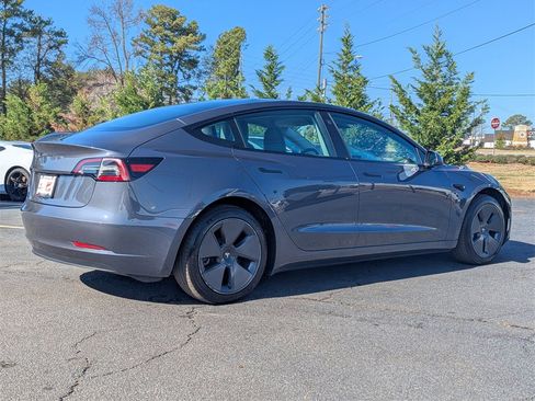 Used 2023 Tesla Model 3 Standard Range image 4