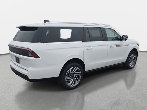 New 2026 Lincoln Navigator L Reserve image 5
